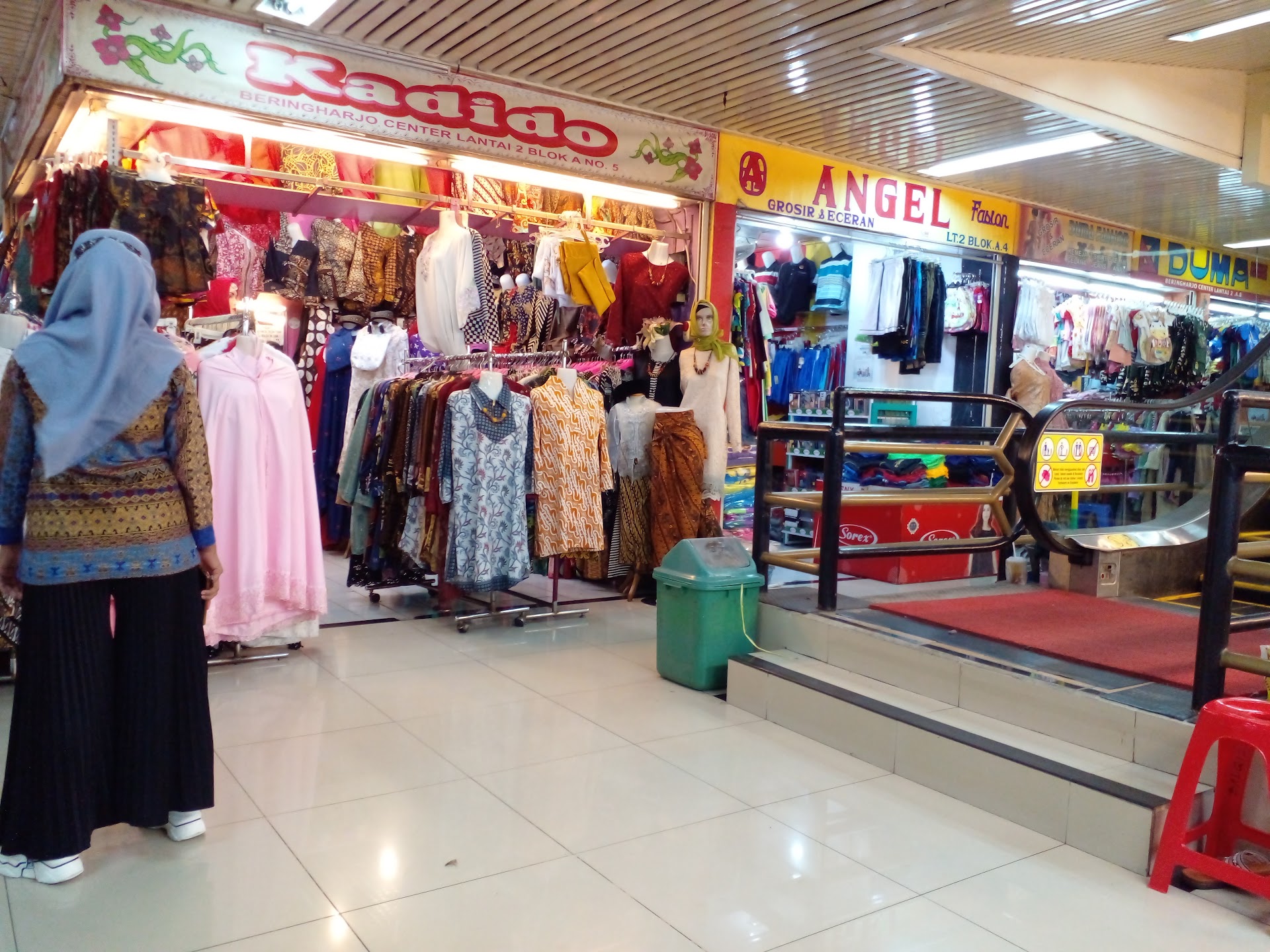 Pasar Beringharjo al amanecer: el gudeg y el olor a jazmín que despiertan Yogyakarta